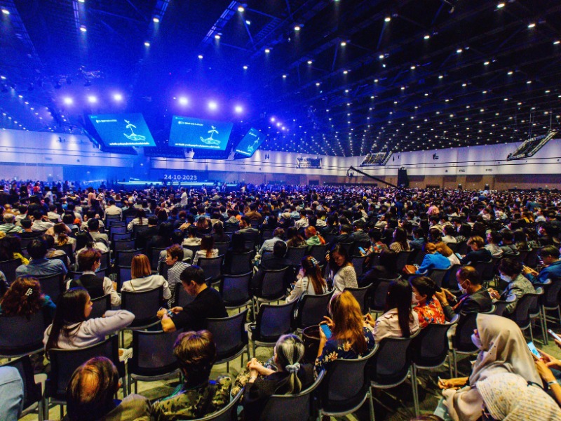 บริการชุดหูฟังการแปลภาษากว่า 20%2C000 ชุด ด้วยระบบ FM บริการชุดหูฟังการแปลภาษากว่า 20%2C000 ชุด ด้วยระบบ FM